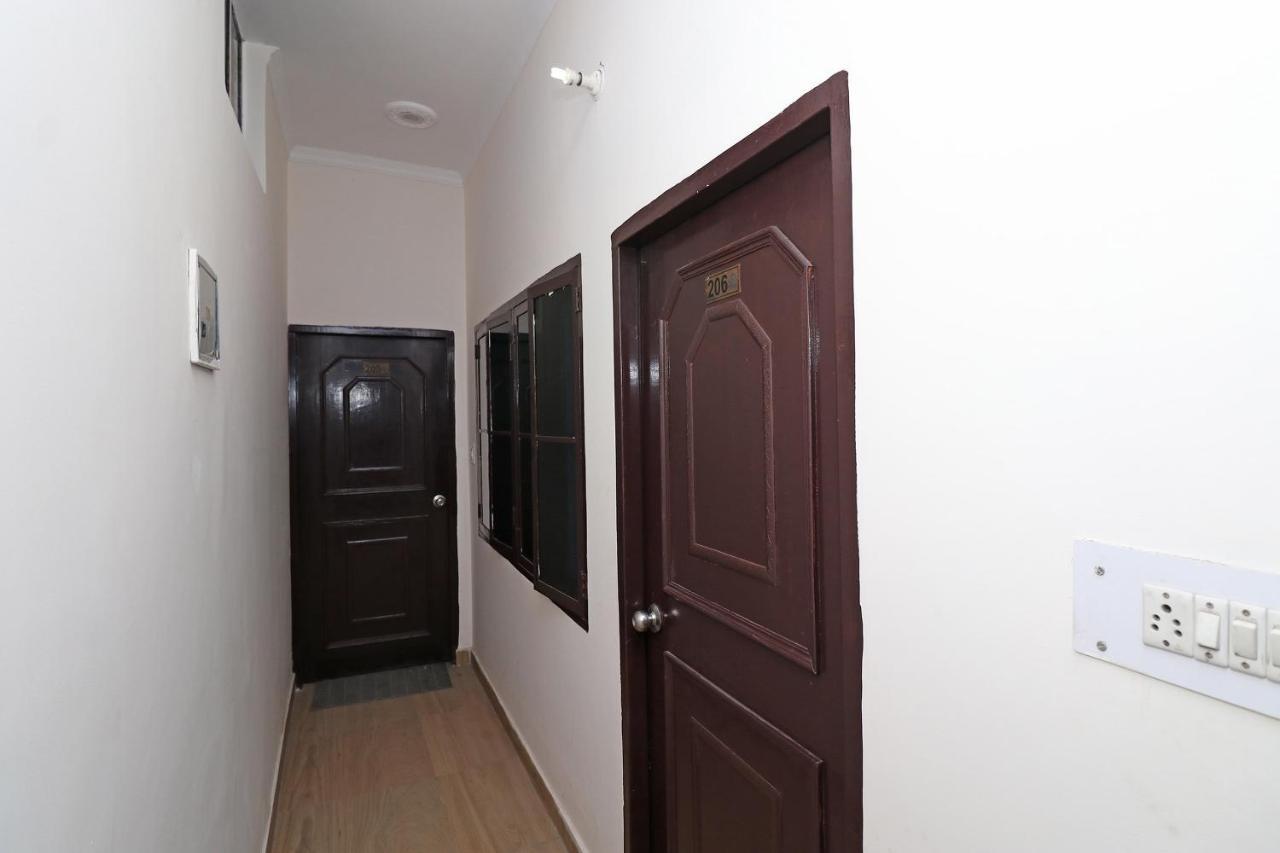 Oyo 27750 Bhagwati Residency Hotel Mirzapur Bagian luar foto