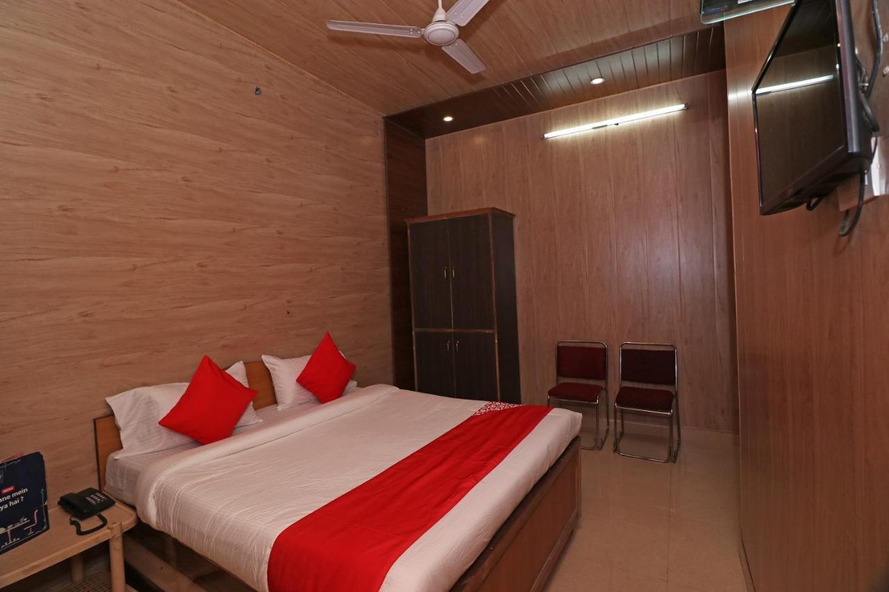 Oyo 27750 Bhagwati Residency Hotel Mirzapur Bagian luar foto