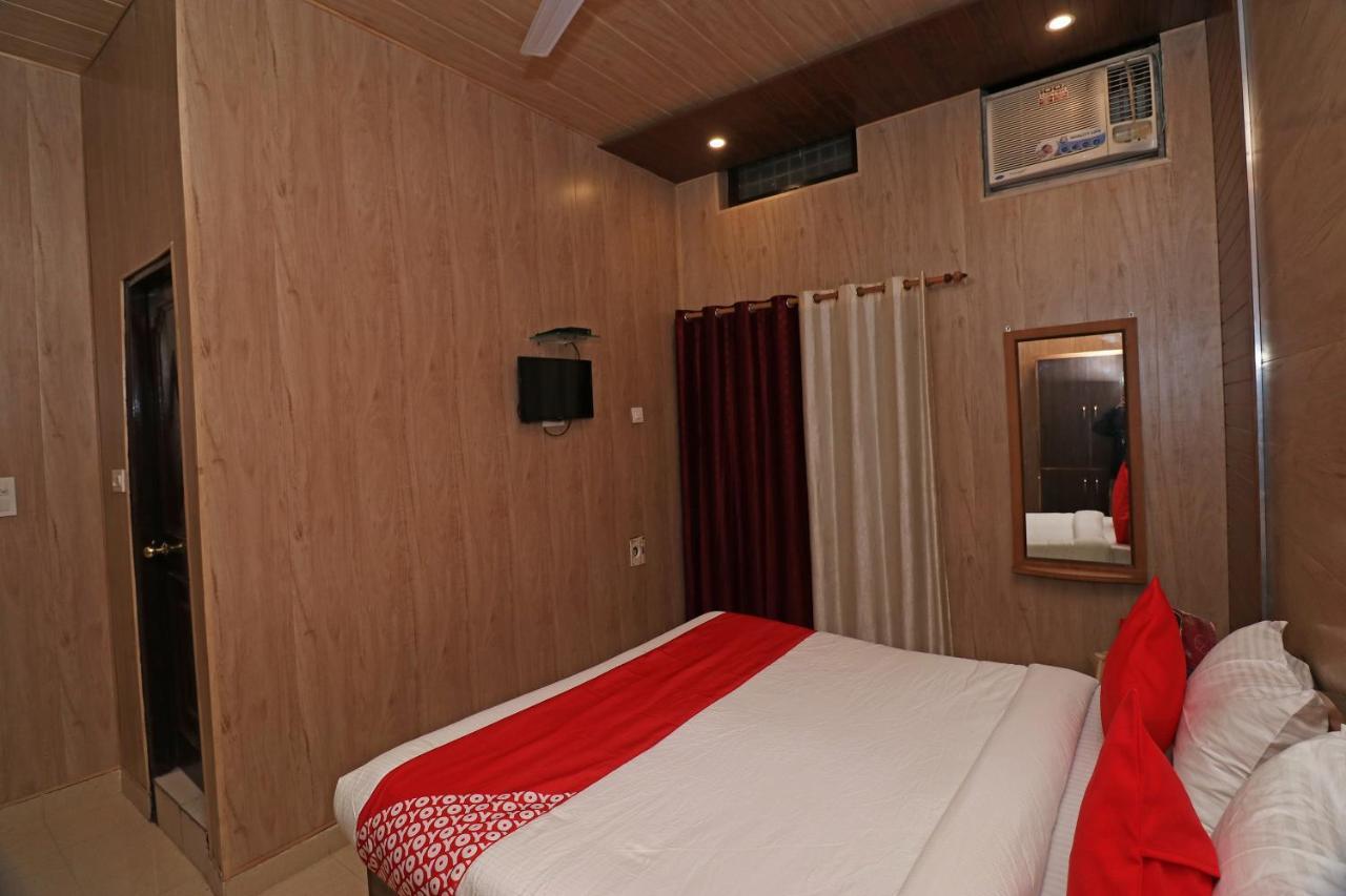 Oyo 27750 Bhagwati Residency Hotel Mirzapur Bagian luar foto