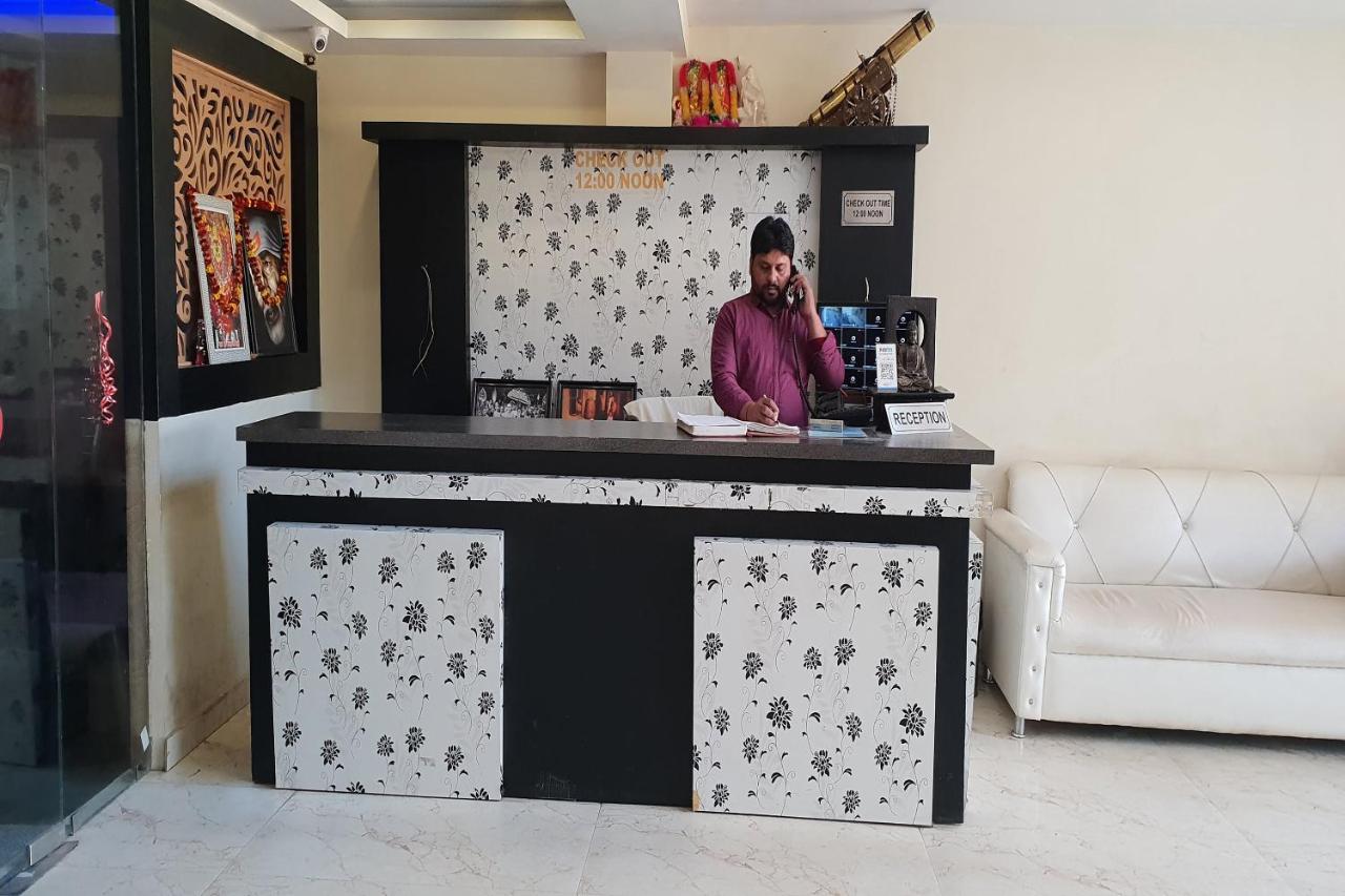 Oyo 27750 Bhagwati Residency Hotel Mirzapur Bagian luar foto