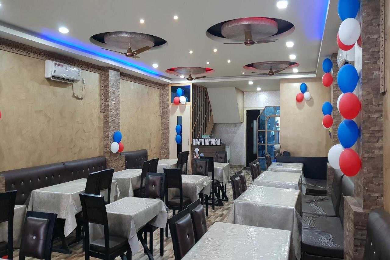 Oyo 27750 Bhagwati Residency Hotel Mirzapur Bagian luar foto