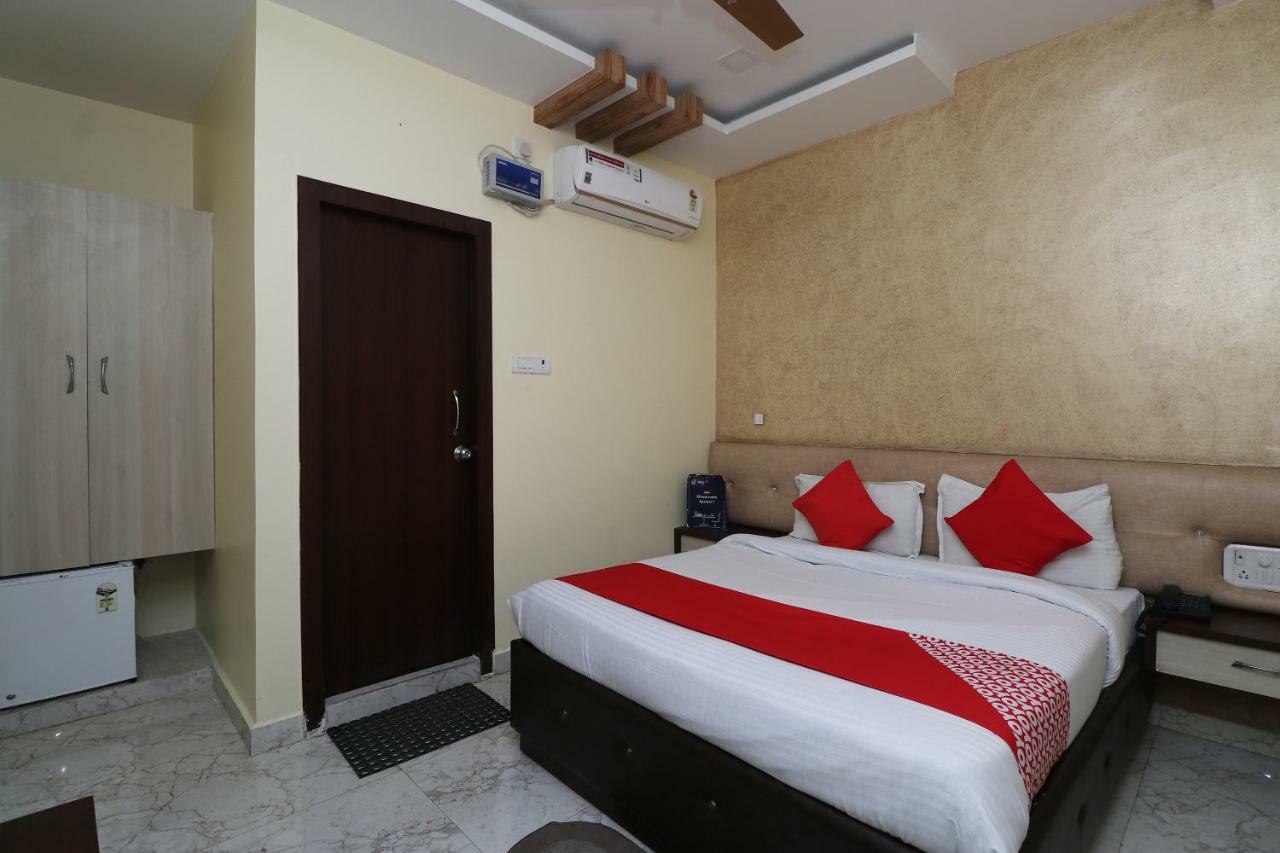 Oyo 27750 Bhagwati Residency Hotel Mirzapur Bagian luar foto
