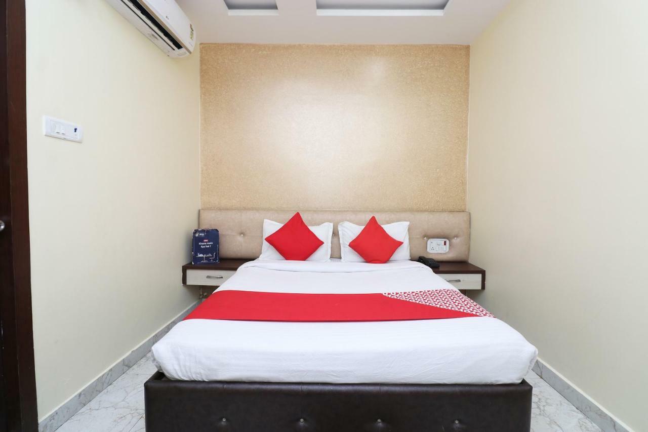 Oyo 27750 Bhagwati Residency Hotel Mirzapur Bagian luar foto
