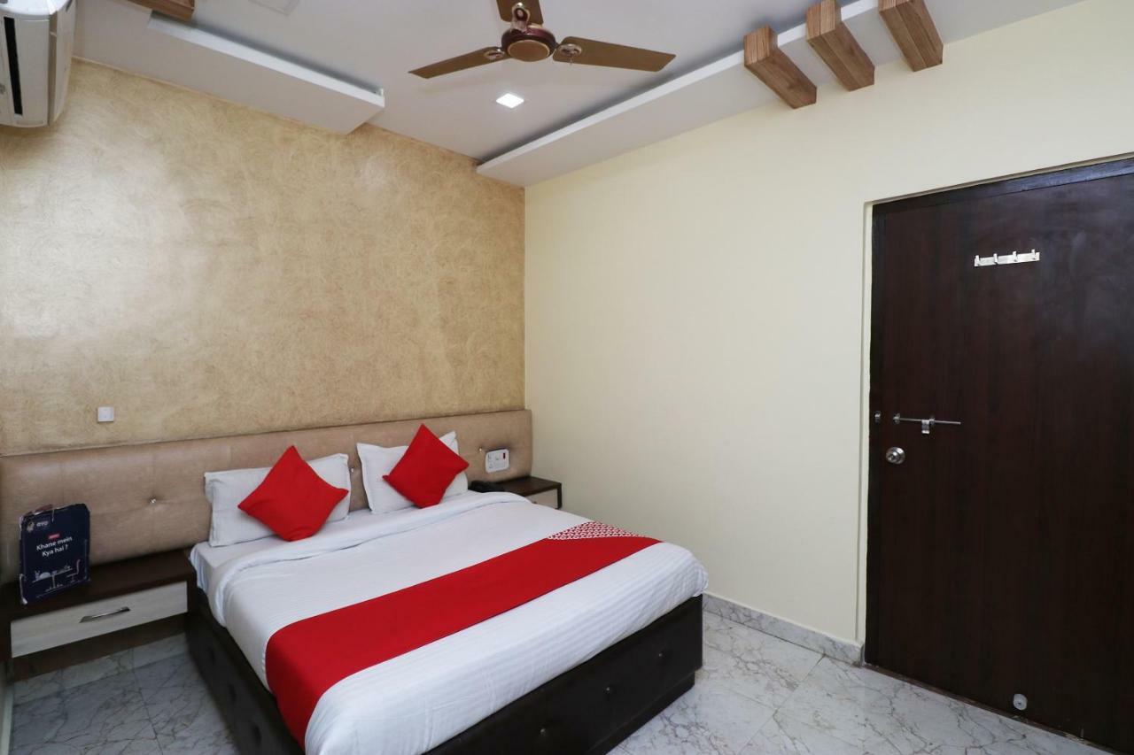 Oyo 27750 Bhagwati Residency Hotel Mirzapur Bagian luar foto