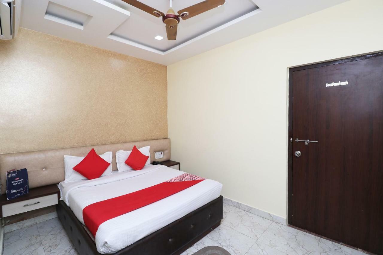 Oyo 27750 Bhagwati Residency Hotel Mirzapur Bagian luar foto